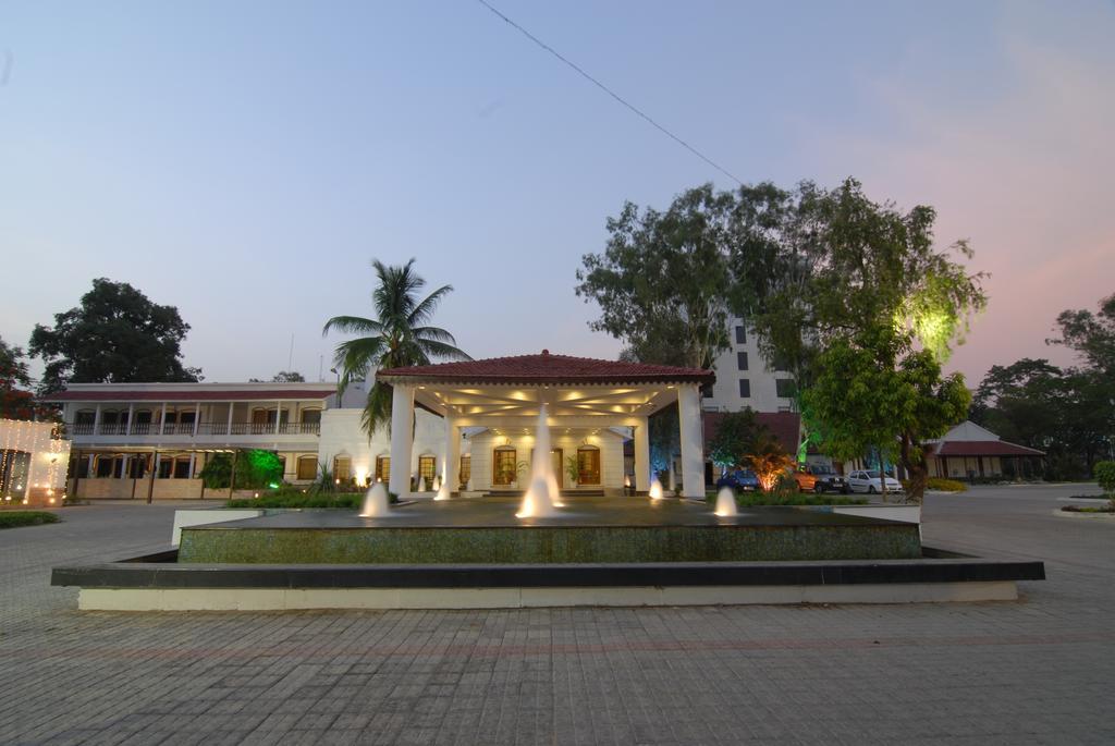 Chanakya Bnr Hotel Ranchi Buitenkant foto