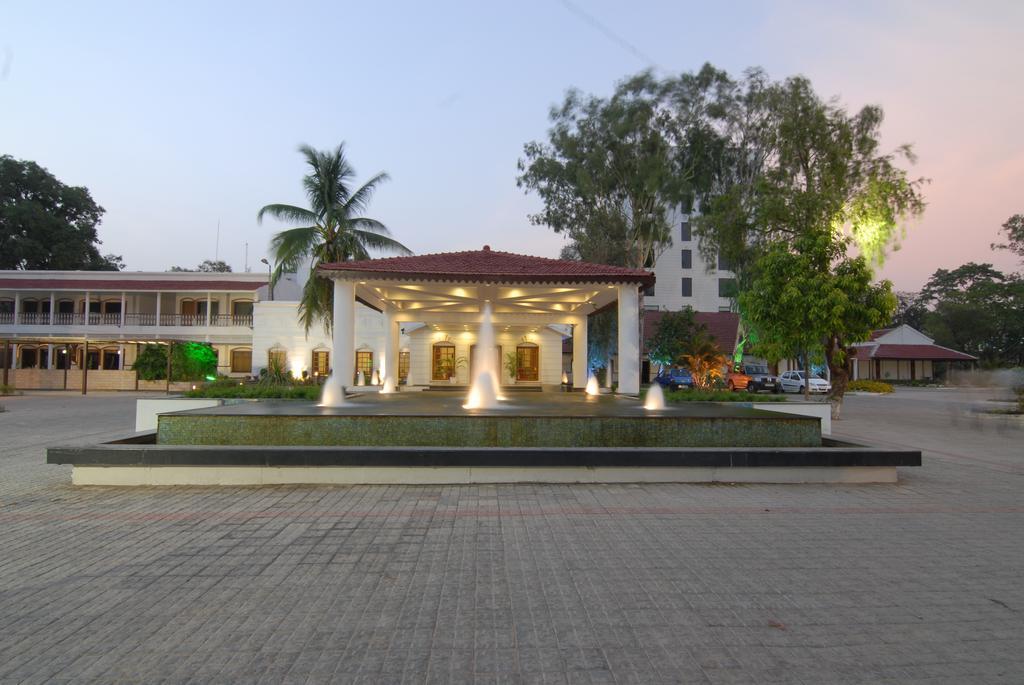Chanakya Bnr Hotel Ranchi Buitenkant foto